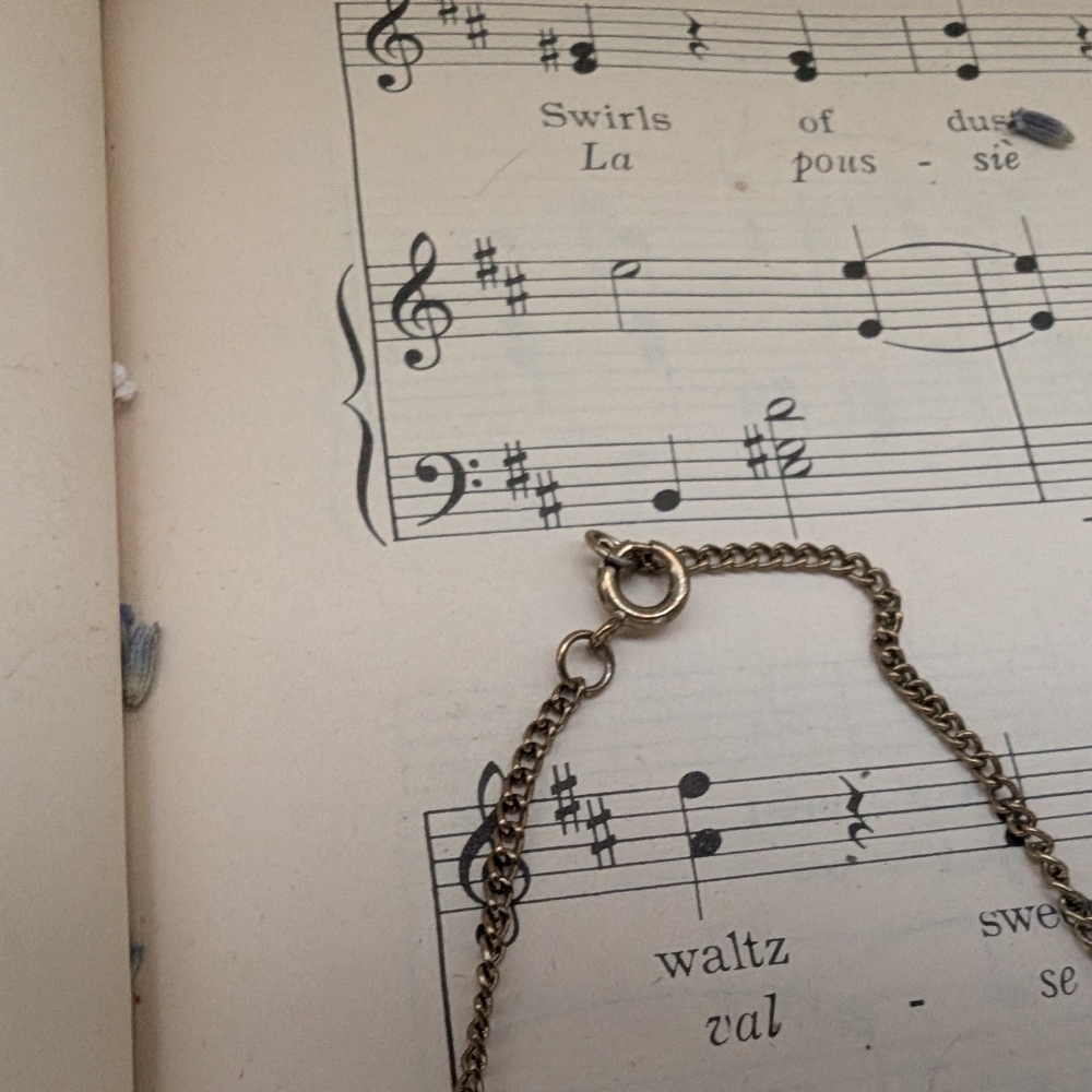 Vintage Goldtone Pendant Necklace - Picture 8 of 8